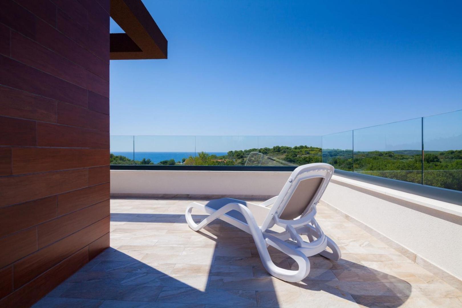 Luxury Villa Eligo With Private Pool And Sea View Premantura Exterior foto